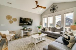 Modern Surf City Beach House w Hot Tub!