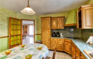 Maisons de vacances Nice home in Andouque with WiFi and 3 Bedrooms : photos des chambres