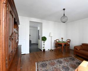 Appartements Stylish 56m² Apt w/ Easy RER Access : photos des chambres