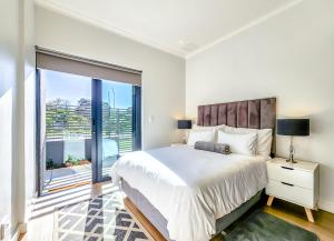 Newlands Peak - Elegance