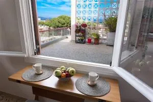 Zoumperi Nea Makri 4-5 guest apt big balconies 5 min to beach - Áyios Andréas