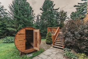 5-Bedroom Getaway with Sauna, BBQ, and Game Room