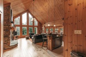 5-Bedroom Getaway with Sauna, BBQ, and Game Room