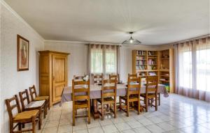 Maisons de vacances Nice home in Andouque with WiFi and 3 Bedrooms : photos des chambres