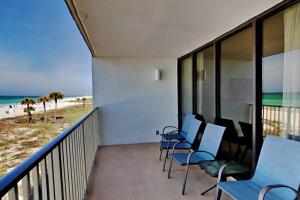 Edgewater Leeward #206