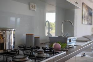 Apartments by the sea Kastel Stafilic, Kastela - 21087