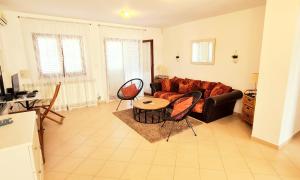 Family-friendly apartments with swimming pool Sabunike, Zadar - 20179