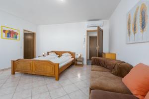 Apartments with a parking space Umag - 20966