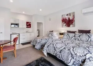 杜若维汽车旅馆 - 陶波