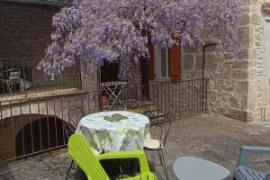 Maisons de vacances Charming Holiday Home In Montclus with Terrace : photos des chambres