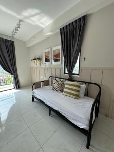 The Sun 1 or 3BR Bayan Lepas 4 to 10 pax WL