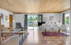 Holiday Home Hvidkløvervej Ebeltoft