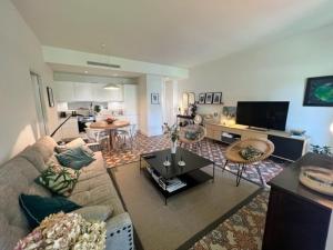 Appartements Splendide appartement avec piscine et jardin face a la mer - FR-1-726-2 : photos des chambres