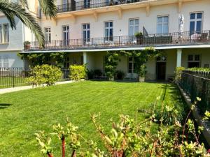 Appartements Splendide appartement avec piscine et jardin face a la mer - FR-1-726-2 : photos des chambres