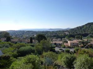 Mas 2 chambres avec piscine et tennis à La Croix-Valmer - FR-1-726-8