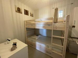 Appartements Appartement renove 2 chambres avec piscine et tennis a La Croix Valmer - FR-1-726-12 : photos des chambres