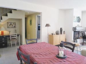 Villas Villa pour 8 pers avec piscine et terrasse, La Croix-Valmer - FR-1-726-18 : photos des chambres