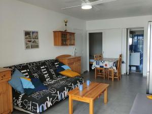 T2 avec Terrasse, Vue Port, Parking Privé, Espace Aquatique, et Plus - 4 Couchages - FR-1-195-99