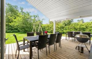 Nice Home In Væggerløse With Sauna