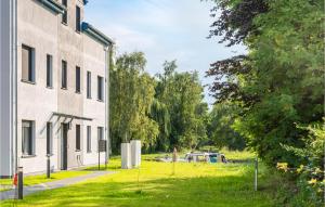 2 Bedroom Nice Apartment In Rechlin