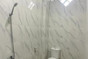 RedDoorz Syariah near Stasiun Madiun 2