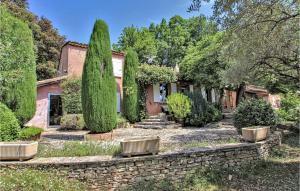 Maisons de vacances Awesome Home In Goult With 5 Bedrooms, Wifi And Private Swimming Pool : photos des chambres
