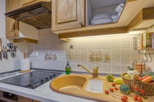 Fanis Riverside Cottage - Happy Rentals