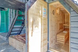 Fani's Riverside Cottage - Happy Rentals 