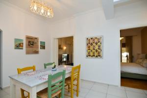 Athens Stylish next to Acropolis, Metro stop Fix