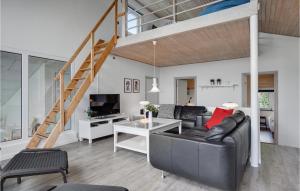 Amazing Home In Ebeltoft With Kitchen