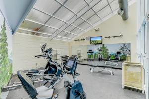 Lazy Bear Whispering Pines 111