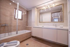 The Archanes Sapphire