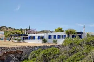 Aroura Homes 4BR Beachfront Villa - Panayías