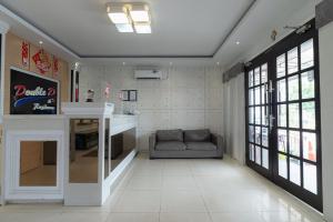 RedDoorz at Nagoya Indah Batam