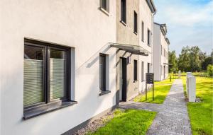 2 Bedroom Nice Apartment In Rechlin