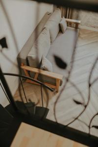 Квітка на камені , Старе місто, з окремим двориком