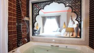 Phòng Đôi Cao Cấp (Superior Double Room)