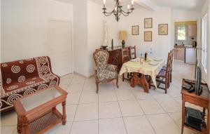 Beautiful Home In La Garde With Kitchen