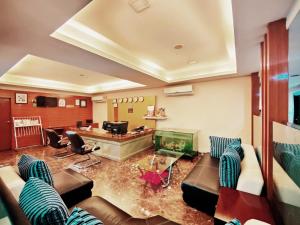 Hotel Delphi Grand Hyderabad - Hi-Tech City, Perfect for Business & Comfort