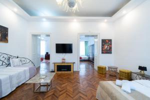 5* noble house in historic center