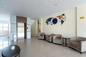 RedDoorz Plus at Komplek ABC Batu Aji Batam