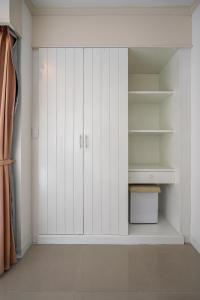 Santi White House Patong