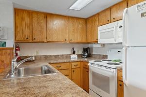 Deer Ridge Mountain Resort E208