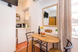 Studio and Rooms Zadar City Wall