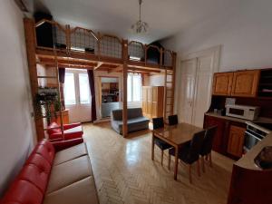 Szenes-House Apartman