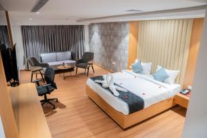 Hotel Tulips Grand