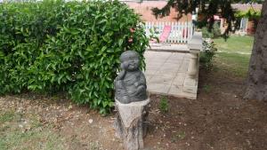 B&B / Chambres d'hotes MAS MAURANE-Roulotte avec SPA prive aux portes d'ARLES : photos des chambres