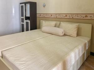 RedDoorz Syariah near Pasar Sleko Madiun