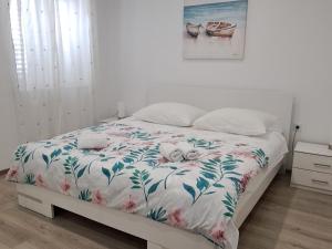 Apartmani Pina 2