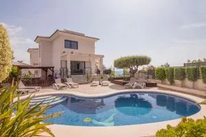 Villa moderna con piscina - Aigues